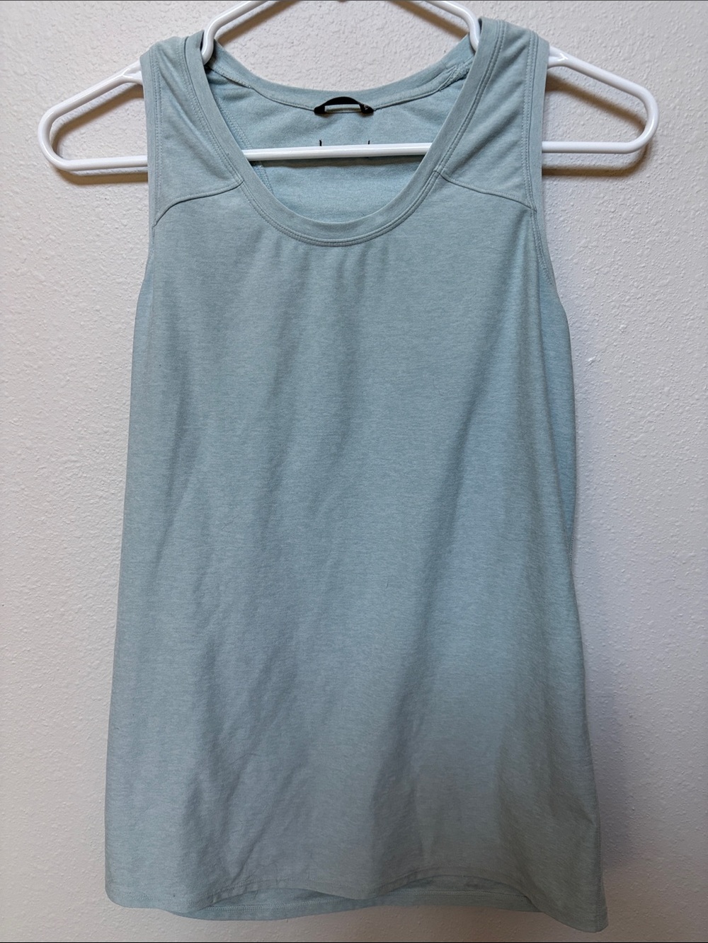 Women’s Oiselle running Sleeveless Tank Top in Light Sage